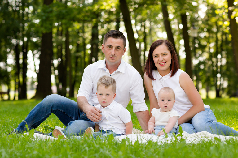 lifestylowa sesja rodzinna pszczyna, lifestylowe sesje rodzinne pszczyna, wiosenna sesja rodzinna, sesje dzieciece pszczyna, zdjecia dzieciece pszczyna, fotografia noworodkowa pszczyna, sesja rodzinna bielsko, fotografia rodzinna slask, zdjecia portretowe pszczyna, sesja portretowa bielsko, zdjecia w plenerze bielsko, rodzina w plenerze slask, fotografia dziecieca bielsko, zdjecia dzieci bielsko, fotografia rodzinna bielsko-biala, fotografia rodzinna slask, zdjecia ludzi slask, zdjecia dla rodzin, fotograf fotograf rodzinny slask, , fotograf czechowice, fotografia bielsko, zdjecia slask, www.magiaobrazu.com,