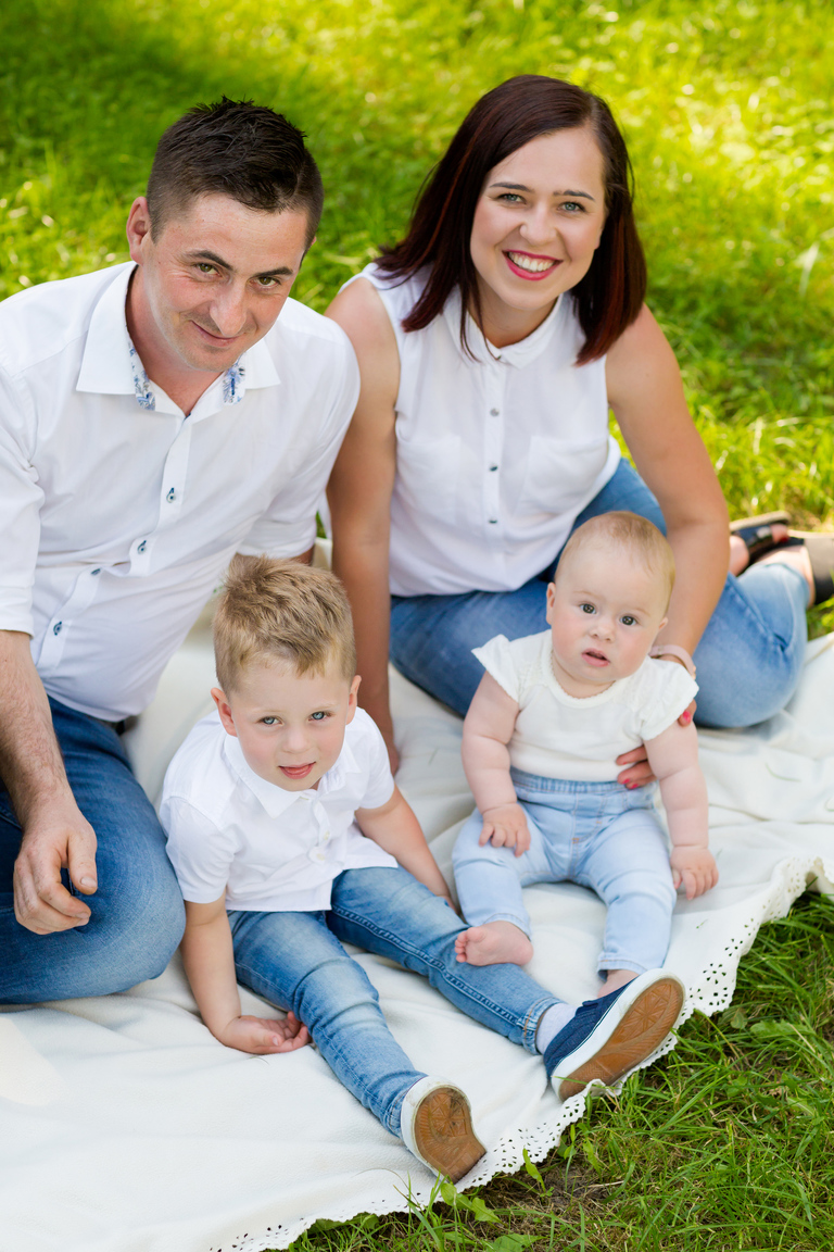 lifestylowa sesja rodzinna pszczyna, lifestylowe sesje rodzinne pszczyna, wiosenna sesja rodzinna, sesje dzieciece pszczyna, zdjecia dzieciece pszczyna, fotografia noworodkowa pszczyna, sesja rodzinna bielsko, fotografia rodzinna slask, zdjecia portretowe pszczyna, sesja portretowa bielsko, zdjecia w plenerze bielsko, rodzina w plenerze slask, fotografia dziecieca bielsko, zdjecia dzieci bielsko, fotografia rodzinna bielsko-biala, fotografia rodzinna slask, zdjecia ludzi slask, zdjecia dla rodzin, fotograf fotograf rodzinny slask, , fotograf czechowice, fotografia bielsko, zdjecia slask, www.magiaobrazu.com,