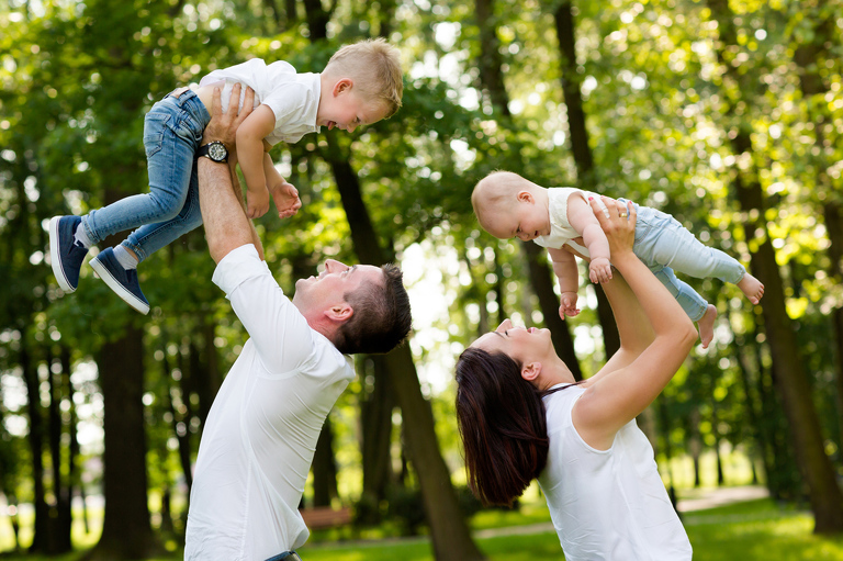 lifestylowa sesja rodzinna pszczyna, lifestylowe sesje rodzinne pszczyna, wiosenna sesja rodzinna, sesje dzieciece pszczyna, zdjecia dzieciece pszczyna, fotografia noworodkowa pszczyna, sesja rodzinna bielsko, fotografia rodzinna slask, zdjecia portretowe pszczyna, sesja portretowa bielsko, zdjecia w plenerze bielsko, rodzina w plenerze slask, fotografia dziecieca bielsko, zdjecia dzieci bielsko, fotografia rodzinna bielsko-biala, fotografia rodzinna slask, zdjecia ludzi slask, zdjecia dla rodzin, fotograf fotograf rodzinny slask, , fotograf czechowice, fotografia bielsko, zdjecia slask, www.magiaobrazu.com,