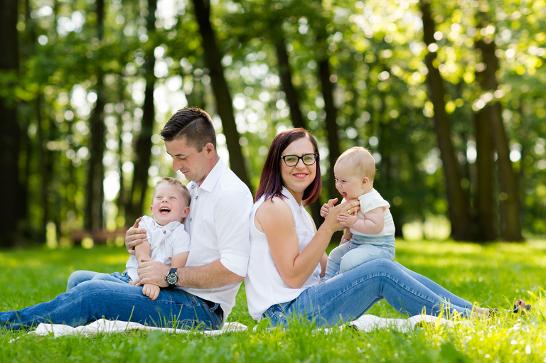 lifestylowa sesja rodzinna pszczyna, lifestylowe sesje rodzinne pszczyna, wiosenna sesja rodzinna, sesje dzieciece pszczyna, zdjecia dzieciece pszczyna, fotografia noworodkowa pszczyna, sesja rodzinna bielsko, fotografia rodzinna slask, zdjecia portretowe pszczyna, sesja portretowa bielsko, zdjecia w plenerze bielsko, rodzina w plenerze slask, fotografia dziecieca bielsko, zdjecia dzieci bielsko, fotografia rodzinna bielsko-biala, fotografia rodzinna slask, zdjecia ludzi slask, zdjecia dla rodzin, fotograf fotograf rodzinny slask, , fotograf czechowice, fotografia bielsko, zdjecia slask, www.magiaobrazu.com,