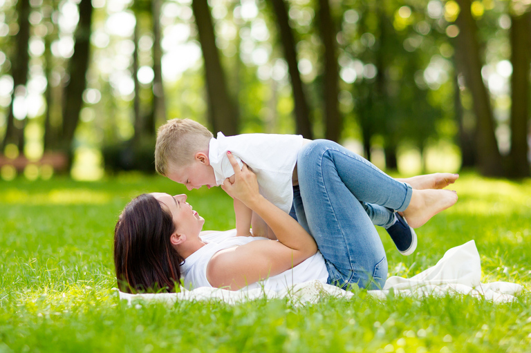 lifestylowa sesja rodzinna pszczyna, lifestylowe sesje rodzinne pszczyna, wiosenna sesja rodzinna, sesje dzieciece pszczyna, zdjecia dzieciece pszczyna, fotografia noworodkowa pszczyna, sesja rodzinna bielsko, fotografia rodzinna slask, zdjecia portretowe pszczyna, sesja portretowa bielsko, zdjecia w plenerze bielsko, rodzina w plenerze slask, fotografia dziecieca bielsko, zdjecia dzieci bielsko, fotografia rodzinna bielsko-biala, fotografia rodzinna slask, zdjecia ludzi slask, zdjecia dla rodzin, fotograf fotograf rodzinny slask, , fotograf czechowice, fotografia bielsko, zdjecia slask, www.magiaobrazu.com,