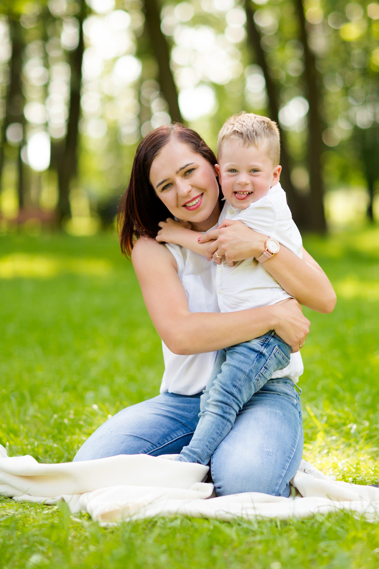 lifestylowa sesja rodzinna pszczyna, lifestylowe sesje rodzinne pszczyna, wiosenna sesja rodzinna, sesje dzieciece pszczyna, zdjecia dzieciece pszczyna, fotografia noworodkowa pszczyna, sesja rodzinna bielsko, fotografia rodzinna slask, zdjecia portretowe pszczyna, sesja portretowa bielsko, zdjecia w plenerze bielsko, rodzina w plenerze slask, fotografia dziecieca bielsko, zdjecia dzieci bielsko, fotografia rodzinna bielsko-biala, fotografia rodzinna slask, zdjecia ludzi slask, zdjecia dla rodzin, fotograf fotograf rodzinny slask, , fotograf czechowice, fotografia bielsko, zdjecia slask, www.magiaobrazu.com,