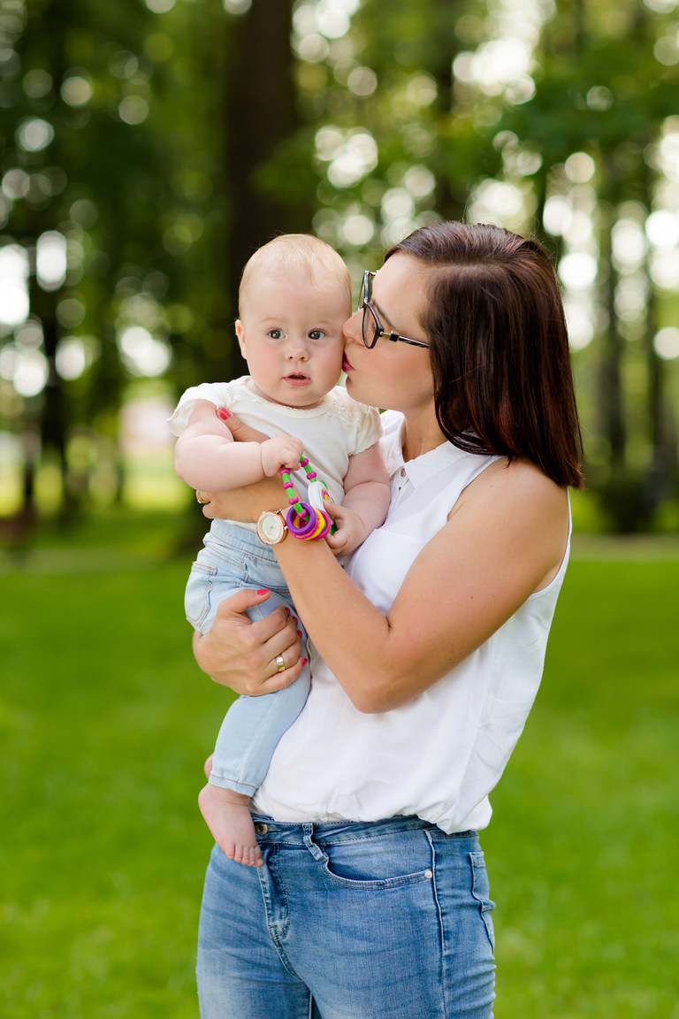 lifestylowa sesja rodzinna pszczyna, lifestylowe sesje rodzinne pszczyna, wiosenna sesja rodzinna, sesje dzieciece pszczyna, zdjecia dzieciece pszczyna, fotografia noworodkowa pszczyna, sesja rodzinna bielsko, fotografia rodzinna slask, zdjecia portretowe pszczyna, sesja portretowa bielsko, zdjecia w plenerze bielsko, rodzina w plenerze slask, fotografia dziecieca bielsko, zdjecia dzieci bielsko, fotografia rodzinna bielsko-biala, fotografia rodzinna slask, zdjecia ludzi slask, zdjecia dla rodzin, fotograf fotograf rodzinny slask, , fotograf czechowice, fotografia bielsko, zdjecia slask, www.magiaobrazu.com,