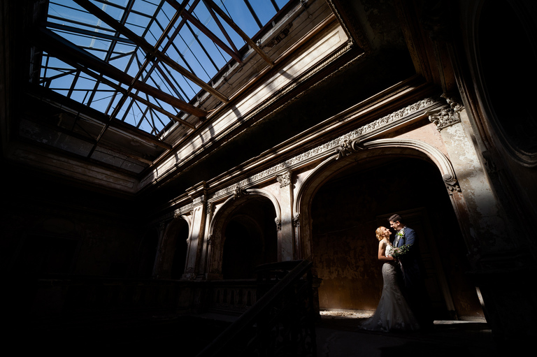 sesja slubna w Mosznej, plener slubny Moszna, sesja slubna na zamku, plener slubny w palacu, Zamek Krowiarki, Pałac krowiarki, sesja slubna w krowiarkach, fotograf na slub slask, zdjecia slubne slask, plener slubny krowiarki, www.magiaobrazu.com, fotografia slubna w Mosznej, plener slubny w Krakowie, fotograf slubny Krakow, plener w Mosznej, Zamek w Mosznej, oryginalna sesja slubna, fotograf slubny slask, sesja slubna slask, fotografia slubna, plener slubny na zamku, fotograf slubny Krakow,