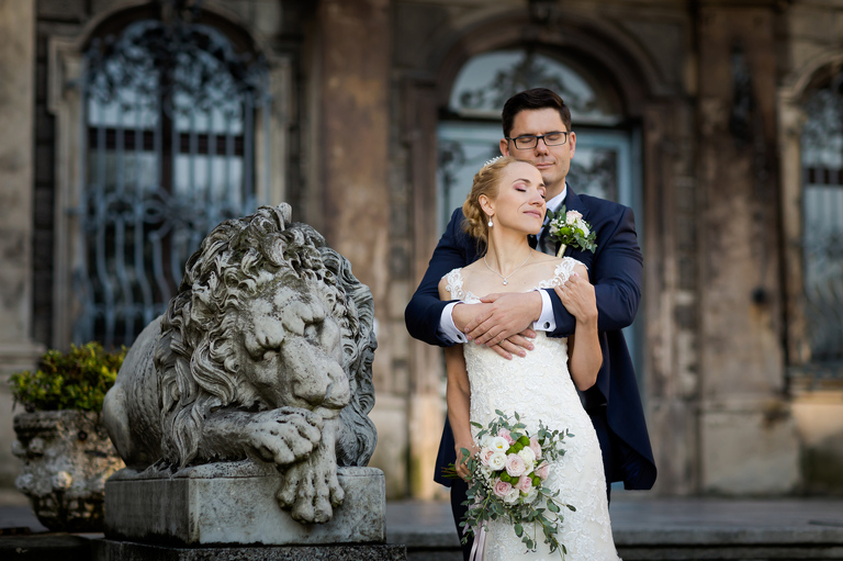 sesja slubna w Mosznej, plener slubny Moszna, sesja slubna na zamku, plener slubny w palacu, Zamek Krowiarki, Pałac krowiarki, sesja slubna w krowiarkach, fotograf na slub slask, zdjecia slubne slask, plener slubny krowiarki, www.magiaobrazu.com, fotografia slubna w Mosznej, plener slubny w Krakowie, fotograf slubny Krakow, plener w Mosznej, Zamek w Mosznej, oryginalna sesja slubna, fotograf slubny slask, sesja slubna slask, fotografia slubna, plener slubny na zamku, fotograf slubny Krakow,