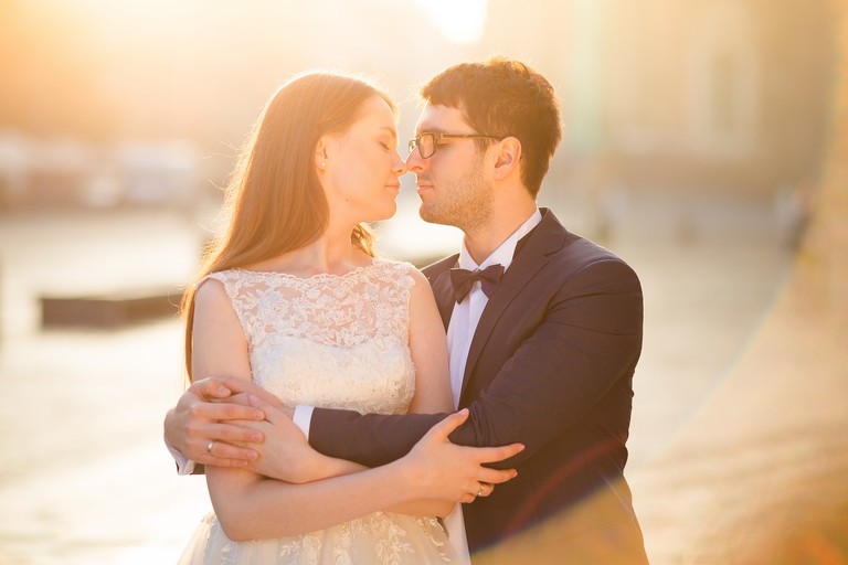 plener slubny na rynku w krakowie, sesja slubna na krakowskim rynku, sesja slubna o swicie, plener slubny o swicie, fotografia slubna krakow, zdjecia slubne krakow, fotograf slubny krakow, dwoch fotografow na slub, zdjecia slubne cieszyn, sesja slubna na wawelu, plener slubny wawel, fotografia slubna cieszyn