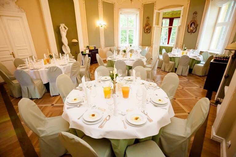 fotografia slubna, zdjecia slubne bielsko, fotograf slubny bielsko, www.magiaobrazu.com, zdjecia slubne bielsko, fotografia slubna slask, zdjecia slubne zywiec, Pałac Kotulińskich, fotograf cieszyn, zdjecia slubne cieszyn; kosciol w bielsko, dwoch fotografow na slub, zdjecia slubne slask, wesele w Pałacu Kotulińskich