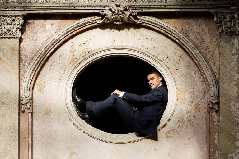 sesja slubna w palacu, plener slubny krowiarki, plener slubny w palacu w krowiarkach, sesja slubna krowiarki, klimatyczna sesja slubna w opuszczonym palacu krowiarki, plener slubny w pszczynie, sesja slubna w pszczynskim parku, www.magiaobrazu.com, fotografia slubna, romantyczna sesja slubna, fotografia ślubna, fotograf ślubny Kraków, fotografowie ślubni, fotograf slask,dwóch fotografów na ślub, Anna i Jacek Bieniek, zdjęcia ślubne śląsk,