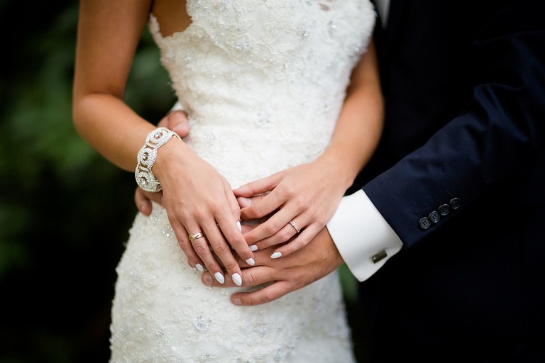 sesja slubna w palacu, plener slubny krowiarki, plener slubny w palacu w krowiarkach, sesja slubna krowiarki, klimatyczna sesja slubna w opuszczonym palacu krowiarki, plener slubny w pszczynie, sesja slubna w pszczynskim parku, www.magiaobrazu.com, fotografia slubna, romantyczna sesja slubna, fotografia ślubna, fotograf ślubny Kraków, fotografowie ślubni, fotograf slask,dwóch fotografów na ślub, Anna i Jacek Bieniek, zdjęcia ślubne śląsk,