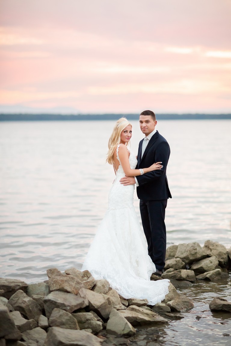 sesja slubna w palacu, plener slubny krowiarki, plener slubny w palacu w krowiarkach, sesja slubna krowiarki, klimatyczna sesja slubna w opuszczonym palacu krowiarki, plener slubny w pszczynie, sesja slubna w pszczynskim parku, www.magiaobrazu.com, fotografia slubna, romantyczna sesja slubna, fotografia ślubna, fotograf ślubny Kraków, fotografowie ślubni, fotograf slask,dwóch fotografów na ślub, Anna i Jacek Bieniek, zdjęcia ślubne śląsk,