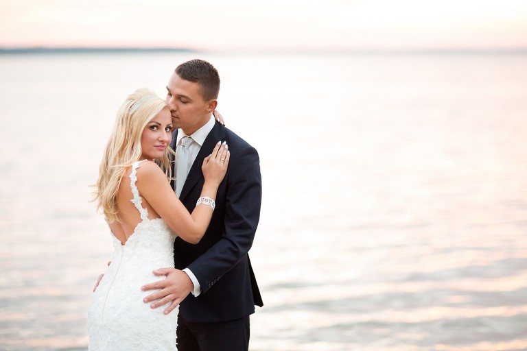 sesja slubna w palacu, plener slubny krowiarki, plener slubny w palacu w krowiarkach, sesja slubna krowiarki, klimatyczna sesja slubna w opuszczonym palacu krowiarki, plener slubny w pszczynie, sesja slubna w pszczynskim parku, www.magiaobrazu.com, fotografia slubna, romantyczna sesja slubna, fotografia ślubna, fotograf ślubny Kraków, fotografowie ślubni, fotograf slask,dwóch fotografów na ślub, Anna i Jacek Bieniek, zdjęcia ślubne śląsk,