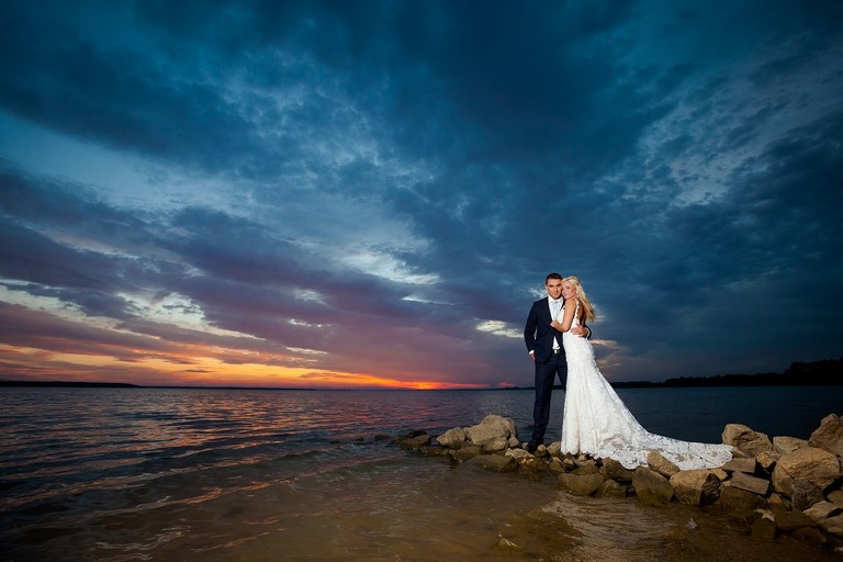 sesja slubna w palacu, plener slubny krowiarki, plener slubny w palacu w krowiarkach, sesja slubna krowiarki, klimatyczna sesja slubna w opuszczonym palacu krowiarki, plener slubny w pszczynie, sesja slubna w pszczynskim parku, www.magiaobrazu.com, fotografia slubna, romantyczna sesja slubna, fotografia ślubna, fotograf ślubny Kraków, fotografowie ślubni, fotograf slask,dwóch fotografów na ślub, Anna i Jacek Bieniek, zdjęcia ślubne śląsk,