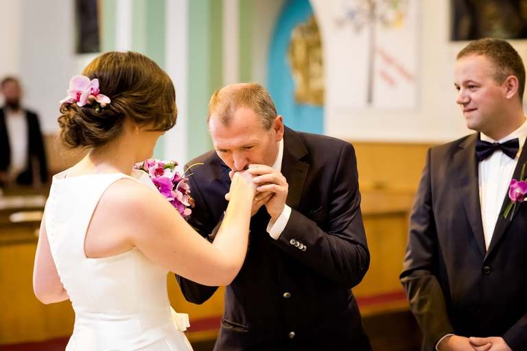 fotografia slubna slask, fotografia slubna zory, zdjecia slubne zory, fotograf slubny zory, zdjecia slubne piekary, fotografia slubna piekary, zdjecia slubne bielsko, wesele w rezydencji luxury piekary, fotograf slubny bielsko, hotel rezydencja luxury piekary, zdjecia slubne slask, Kościół Św. Ap. Filipa i Jakuba, wesele w hotelu w piekarach, zdjecia slubne katowice, dwoch fotografow na slub, fotografia slubna krakow, fotograf slubny katowice