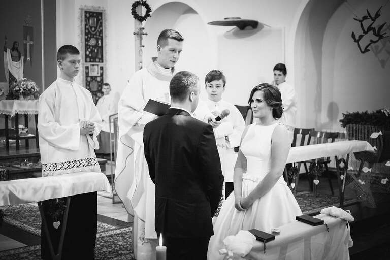 fotografia slubna slask, fotografia slubna zory, zdjecia slubne zory, fotograf slubny zory, zdjecia slubne piekary, fotografia slubna piekary, zdjecia slubne bielsko, wesele w rezydencji luxury piekary, fotograf slubny bielsko, hotel rezydencja luxury piekary, zdjecia slubne slask, Kościół Św. Ap. Filipa i Jakuba, wesele w hotelu w piekarach, zdjecia slubne katowice, dwoch fotografow na slub, fotografia slubna krakow, fotograf slubny katowice