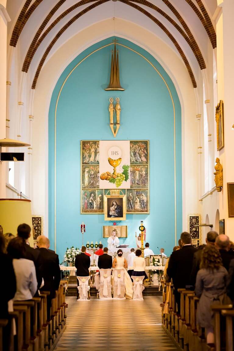 fotografia slubna slask, fotografia slubna zory, zdjecia slubne zory, fotograf slubny zory, zdjecia slubne piekary, fotografia slubna piekary, zdjecia slubne bielsko, wesele w rezydencji luxury piekary, fotograf slubny bielsko, hotel rezydencja luxury piekary, zdjecia slubne slask, Kościół Św. Ap. Filipa i Jakuba, wesele w hotelu w piekarach, zdjecia slubne katowice, dwoch fotografow na slub, fotografia slubna krakow, fotograf slubny katowice