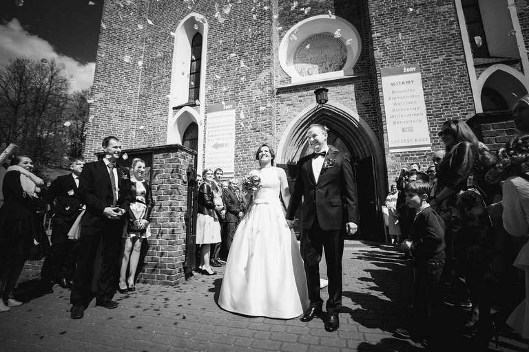 fotografia slubna slask, fotografia slubna zory, zdjecia slubne zory, fotograf slubny zory, zdjecia slubne piekary, fotografia slubna piekary, zdjecia slubne bielsko, wesele w rezydencji luxury piekary, fotograf slubny bielsko, hotel rezydencja luxury piekary, zdjecia slubne slask, Kościół Św. Ap. Filipa i Jakuba, wesele w hotelu w piekarach, zdjecia slubne katowice, dwoch fotografow na slub, fotografia slubna krakow, fotograf slubny katowice