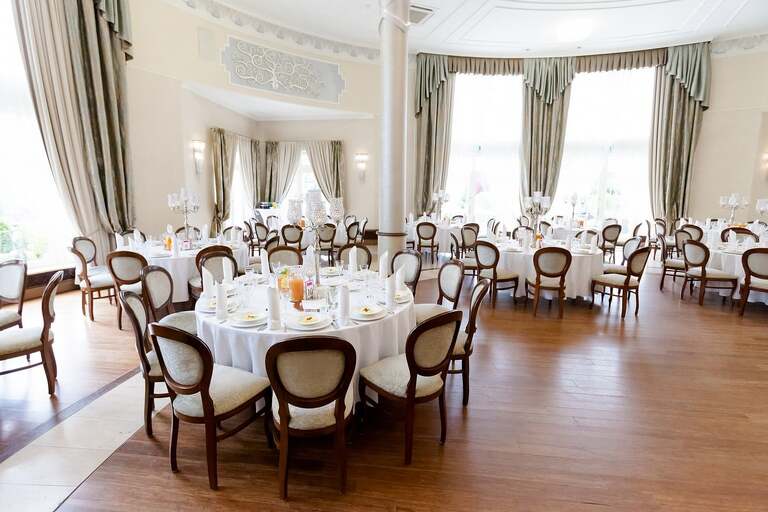 fotografia slubna slask, fotografia slubna zory, zdjecia slubne zory, fotograf slubny zory, zdjecia slubne piekary, fotografia slubna piekary, zdjecia slubne bielsko, wesele w rezydencji luxury piekary, fotograf slubny bielsko, hotel rezydencja luxury piekary, zdjecia slubne slask, Kościół Św. Ap. Filipa i Jakuba, wesele w hotelu w piekarach, zdjecia slubne katowice, dwoch fotografow na slub, fotografia slubna krakow, fotograf slubny katowice