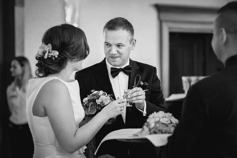 fotografia slubna slask, fotografia slubna zory, zdjecia slubne zory, fotograf slubny zory, zdjecia slubne piekary, fotografia slubna piekary, zdjecia slubne bielsko, wesele w rezydencji luxury piekary, fotograf slubny bielsko, hotel rezydencja luxury piekary, zdjecia slubne slask, Kościół Św. Ap. Filipa i Jakuba, wesele w hotelu w piekarach, zdjecia slubne katowice, dwoch fotografow na slub, fotografia slubna krakow, fotograf slubny katowice