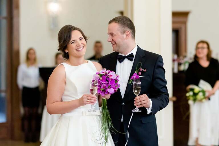 fotografia slubna slask, fotografia slubna zory, zdjecia slubne zory, fotograf slubny zory, zdjecia slubne piekary, fotografia slubna piekary, zdjecia slubne bielsko, wesele w rezydencji luxury piekary, fotograf slubny bielsko, hotel rezydencja luxury piekary, zdjecia slubne slask, Kościół Św. Ap. Filipa i Jakuba, wesele w hotelu w piekarach, zdjecia slubne katowice, dwoch fotografow na slub, fotografia slubna krakow, fotograf slubny katowice