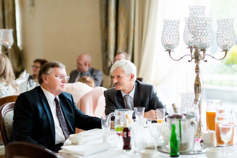 fotografia slubna slask, fotografia slubna zory, zdjecia slubne zory, fotograf slubny zory, zdjecia slubne piekary, fotografia slubna piekary, zdjecia slubne bielsko, wesele w rezydencji luxury piekary, fotograf slubny bielsko, hotel rezydencja luxury piekary, zdjecia slubne slask, Kościół Św. Ap. Filipa i Jakuba, wesele w hotelu w piekarach, zdjecia slubne katowice, dwoch fotografow na slub, fotografia slubna krakow, fotograf slubny katowice