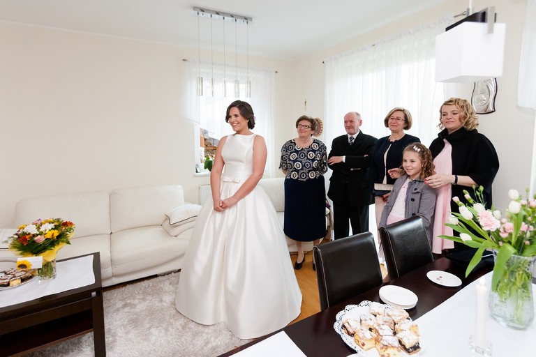 fotografia slubna slask, fotografia slubna zory, zdjecia slubne zory, fotograf slubny zory, zdjecia slubne piekary, fotografia slubna piekary, zdjecia slubne bielsko, wesele w rezydencji luxury piekary, fotograf slubny bielsko, hotel rezydencja luxury piekary, zdjecia slubne slask, Kościół Św. Ap. Filipa i Jakuba, wesele w hotelu w piekarach, zdjecia slubne katowice, dwoch fotografow na slub, fotografia slubna krakow, fotograf slubny katowice