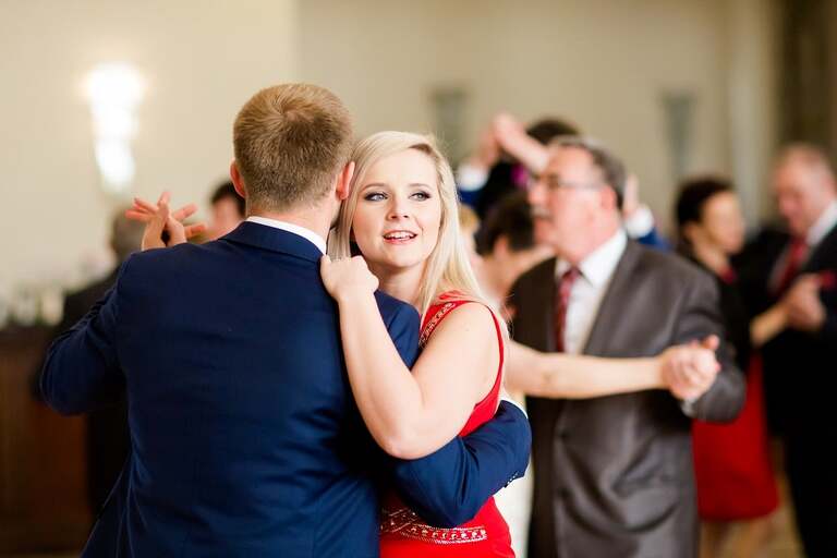 fotografia slubna slask, fotografia slubna zory, zdjecia slubne zory, fotograf slubny zory, zdjecia slubne piekary, fotografia slubna piekary, zdjecia slubne bielsko, wesele w rezydencji luxury piekary, fotograf slubny bielsko, hotel rezydencja luxury piekary, zdjecia slubne slask, Kościół Św. Ap. Filipa i Jakuba, wesele w hotelu w piekarach, zdjecia slubne katowice, dwoch fotografow na slub, fotografia slubna krakow, fotograf slubny katowice