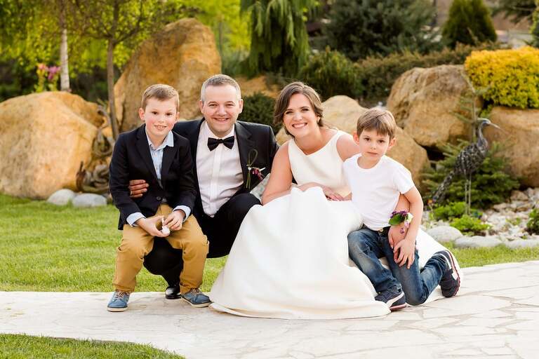 fotografia slubna slask, fotografia slubna zory, zdjecia slubne zory, fotograf slubny zory, zdjecia slubne piekary, fotografia slubna piekary, zdjecia slubne bielsko, wesele w rezydencji luxury piekary, fotograf slubny bielsko, hotel rezydencja luxury piekary, zdjecia slubne slask, Kościół Św. Ap. Filipa i Jakuba, wesele w hotelu w piekarach, zdjecia slubne katowice, dwoch fotografow na slub, fotografia slubna krakow, fotograf slubny katowice