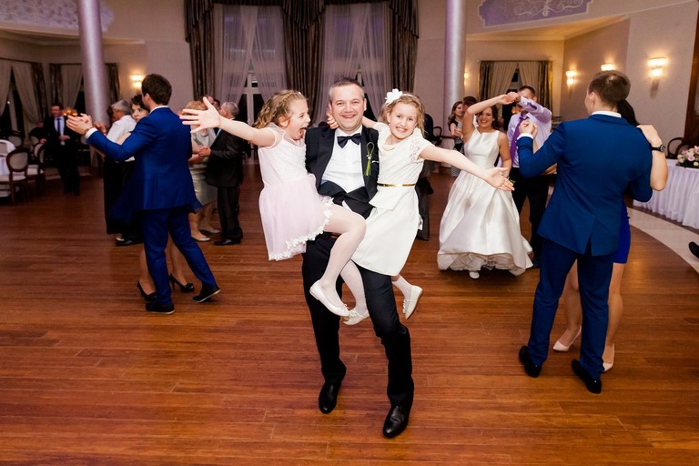 fotografia slubna slask, fotografia slubna zory, zdjecia slubne zory, fotograf slubny zory, zdjecia slubne piekary, fotografia slubna piekary, zdjecia slubne bielsko, wesele w rezydencji luxury piekary, fotograf slubny bielsko, hotel rezydencja luxury piekary, zdjecia slubne slask, Kościół Św. Ap. Filipa i Jakuba, wesele w hotelu w piekarach, zdjecia slubne katowice, dwoch fotografow na slub, fotografia slubna krakow, fotograf slubny katowice