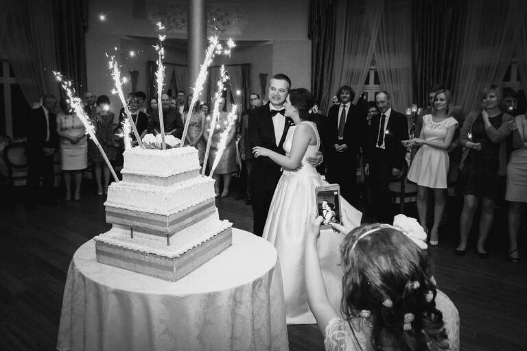 fotografia slubna slask, fotografia slubna zory, zdjecia slubne zory, fotograf slubny zory, zdjecia slubne piekary, fotografia slubna piekary, zdjecia slubne bielsko, wesele w rezydencji luxury piekary, fotograf slubny bielsko, hotel rezydencja luxury piekary, zdjecia slubne slask, Kościół Św. Ap. Filipa i Jakuba, wesele w hotelu w piekarach, zdjecia slubne katowice, dwoch fotografow na slub, fotografia slubna krakow, fotograf slubny katowice