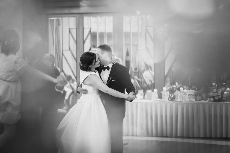 fotografia slubna slask, fotografia slubna zory, zdjecia slubne zory, fotograf slubny zory, zdjecia slubne piekary, fotografia slubna piekary, zdjecia slubne bielsko, wesele w rezydencji luxury piekary, fotograf slubny bielsko, hotel rezydencja luxury piekary, zdjecia slubne slask, Kościół Św. Ap. Filipa i Jakuba, wesele w hotelu w piekarach, zdjecia slubne katowice, dwoch fotografow na slub, fotografia slubna krakow, fotograf slubny katowice