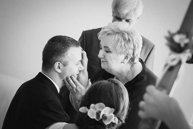 fotografia slubna slask, fotografia slubna zory, zdjecia slubne zory, fotograf slubny zory, zdjecia slubne piekary, fotografia slubna piekary, zdjecia slubne bielsko, wesele w rezydencji luxury piekary, fotograf slubny bielsko, hotel rezydencja luxury piekary, zdjecia slubne slask, Kościół Św. Ap. Filipa i Jakuba, wesele w hotelu w piekarach, zdjecia slubne katowice, dwoch fotografow na slub, fotografia slubna krakow, fotograf slubny katowice