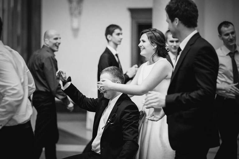 fotografia slubna slask, fotografia slubna zory, zdjecia slubne zory, fotograf slubny zory, zdjecia slubne piekary, fotografia slubna piekary, zdjecia slubne bielsko, wesele w rezydencji luxury piekary, fotograf slubny bielsko, hotel rezydencja luxury piekary, zdjecia slubne slask, Kościół Św. Ap. Filipa i Jakuba, wesele w hotelu w piekarach, zdjecia slubne katowice, dwoch fotografow na slub, fotografia slubna krakow, fotograf slubny katowice