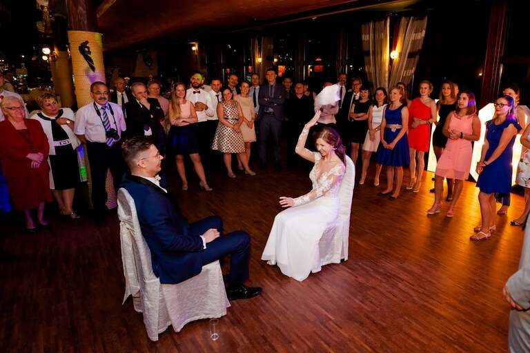 fotografia slubna slask, fotografia slubna katowice, zdjecia slubne katowice, fotograf slubny katowice, zdjecia slubne sosnowiec, fotografia slubna chorzow, zdjecia slubne bielsko, wesele shuma dabrowa gornicza, fotograf slubny bielsko, zdjecia slubne slask, wesele w shumie w dabrowie gorniczej, slub w kosciele podwyzszenia krzyza w sosnowcu, perfect moments, dwoch fotografow na slub, fotografia slubna krakow,