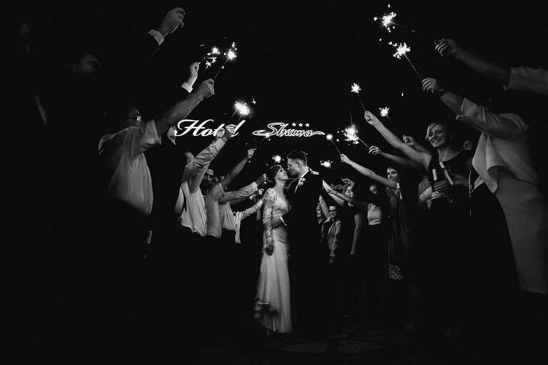 fotografia slubna slask, fotografia slubna katowice, zdjecia slubne katowice, fotograf slubny katowice, zdjecia slubne sosnowiec, fotografia slubna chorzow, zdjecia slubne bielsko, wesele shuma dabrowa gornicza, fotograf slubny bielsko, zdjecia slubne slask, wesele w shumie w dabrowie gorniczej, slub w kosciele podwyzszenia krzyza w sosnowcu, perfect moments, dwoch fotografow na slub, fotografia slubna krakow,