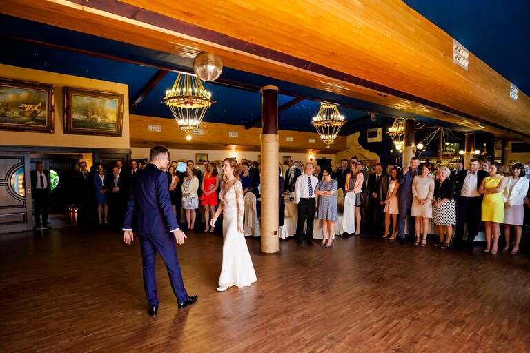 fotografia slubna slask, fotografia slubna katowice, zdjecia slubne katowice, fotograf slubny katowice, zdjecia slubne sosnowiec, fotografia slubna chorzow, zdjecia slubne bielsko, wesele shuma dabrowa gornicza, fotograf slubny bielsko, zdjecia slubne slask, wesele w shumie w dabrowie gorniczej, slub w kosciele podwyzszenia krzyza w sosnowcu, perfect moments, dwoch fotografow na slub, fotografia slubna krakow,