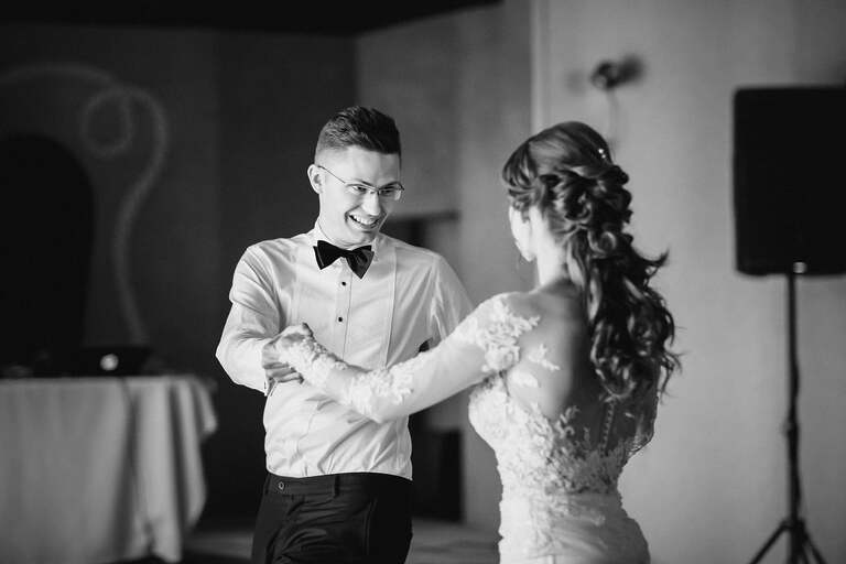 fotografia slubna slask, fotografia slubna katowice, zdjecia slubne katowice, fotograf slubny katowice, zdjecia slubne sosnowiec, fotografia slubna chorzow, zdjecia slubne bielsko, wesele shuma dabrowa gornicza, fotograf slubny bielsko, zdjecia slubne slask, wesele w shumie w dabrowie gorniczej, slub w kosciele podwyzszenia krzyza w sosnowcu, perfect moments, dwoch fotografow na slub, fotografia slubna krakow,