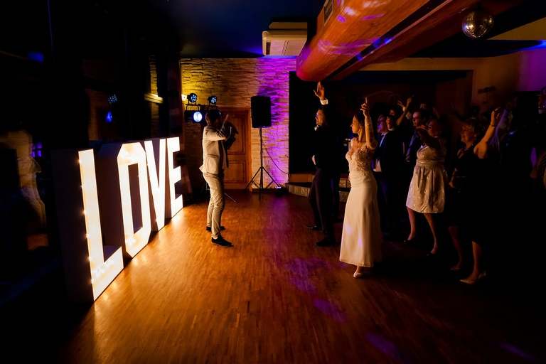 fotografia slubna slask, fotografia slubna katowice, zdjecia slubne katowice, fotograf slubny katowice, zdjecia slubne sosnowiec, fotografia slubna chorzow, zdjecia slubne bielsko, wesele shuma dabrowa gornicza, fotograf slubny bielsko, zdjecia slubne slask, wesele w shumie w dabrowie gorniczej, slub w kosciele podwyzszenia krzyza w sosnowcu, perfect moments, dwoch fotografow na slub, fotografia slubna krakow,