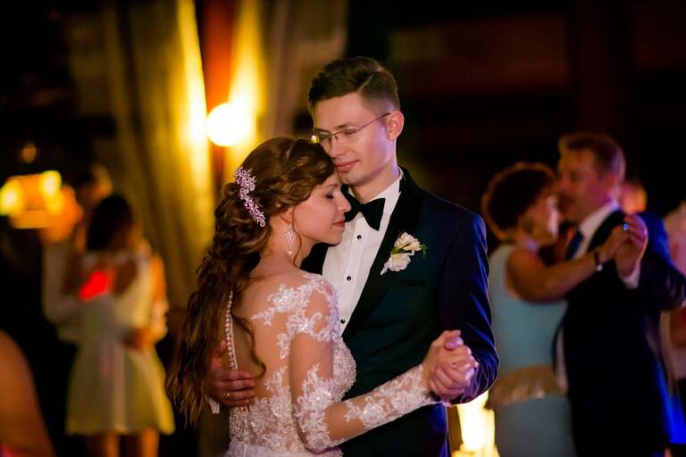 fotografia slubna slask, fotografia slubna katowice, zdjecia slubne katowice, fotograf slubny katowice, zdjecia slubne sosnowiec, fotografia slubna chorzow, zdjecia slubne bielsko, wesele shuma dabrowa gornicza, fotograf slubny bielsko, zdjecia slubne slask, wesele w shumie w dabrowie gorniczej, slub w kosciele podwyzszenia krzyza w sosnowcu, perfect moments, dwoch fotografow na slub, fotografia slubna krakow,