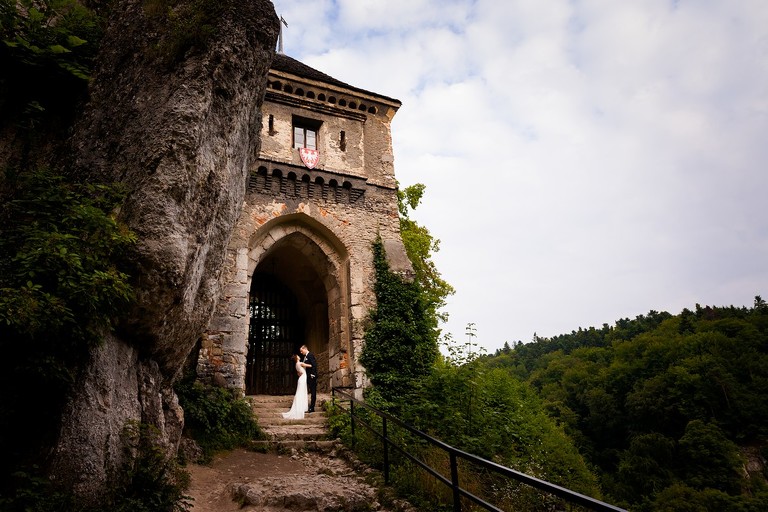 plener slubny ojcow, sesja slubna ojcow, plener slubny w ojcowie, sesja slubna w ojcowie, sesja w ojcowskim parku narodowym, sesja slubna krakow, plener slubny krakow, sesja slubna na skalkach, romantyczna sesja slubna slask, fotografia slubna czestochowa, zdjecia slubne ojcow, fotografia ślubna Kraków, fotografia ślubna śląsk, zdjęcia ślubne kraków, fotograf ślubny śląsk, dwóch fotografów na ślub, fotograf czechowice, zdjęcia ślubne bielsko, fotografia ślubna bielsko, www.magiaobrazu.com, Anna i Jacek Bieniek,