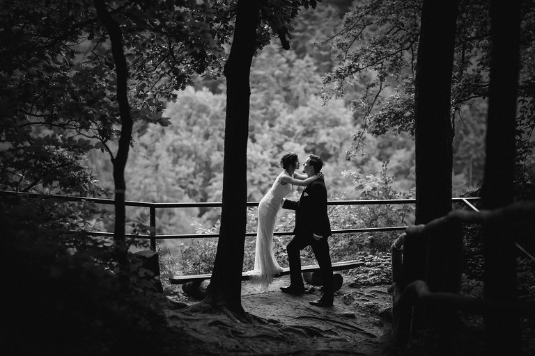 plener slubny ojcow, sesja slubna ojcow, plener slubny w ojcowie, sesja slubna w ojcowie, sesja w ojcowskim parku narodowym, sesja slubna krakow, plener slubny krakow, sesja slubna na skalkach, romantyczna sesja slubna slask, fotografia slubna czestochowa, zdjecia slubne ojcow, fotografia ślubna Kraków, fotografia ślubna śląsk, zdjęcia ślubne kraków, fotograf ślubny śląsk, dwóch fotografów na ślub, fotograf czechowice, zdjęcia ślubne bielsko, fotografia ślubna bielsko, www.magiaobrazu.com, Anna i Jacek Bieniek,