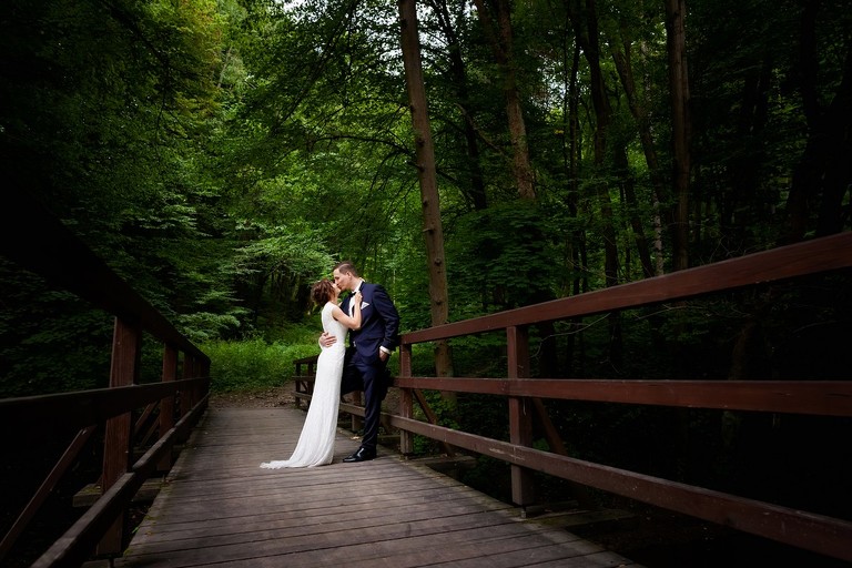 plener slubny ojcow, sesja slubna ojcow, plener slubny w ojcowie, sesja slubna w ojcowie, sesja w ojcowskim parku narodowym, sesja slubna krakow, plener slubny krakow, sesja slubna na skalkach, romantyczna sesja slubna slask, fotografia slubna czestochowa, zdjecia slubne ojcow, fotografia ślubna Kraków, fotografia ślubna śląsk, zdjęcia ślubne kraków, fotograf ślubny śląsk, dwóch fotografów na ślub, fotograf czechowice, zdjęcia ślubne bielsko, fotografia ślubna bielsko, www.magiaobrazu.com, Anna i Jacek Bieniek,