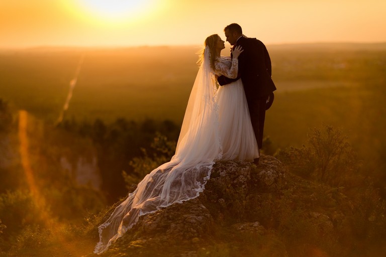 plener slubny na jurze, sesja slubna na jurze, plener slubny skalki slask, sesja slubna na skalkach slask, fotografia slubna slask, zdjecia slubne slask, fotografia slubna katowice, zdjecia slubne katowice, romantyczna sesja slubna slask, fotografia slubna czestochowa, zdjecia slubne zawiercie, zdjecia slubne bielsko, fotograf slubny katowice, zdjecia slubne katowice, fotografia slubna bielsko, oryginalny plener slubny, oryginalna sesja slubna, sesja slubna z autem, www.magiaobrazu.com, Anna i Jacek Bieniek,