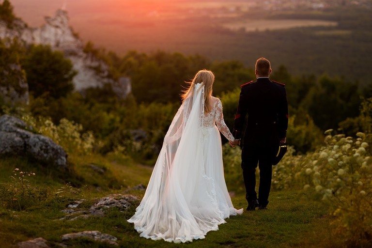 plener slubny na jurze, sesja slubna na jurze, plener slubny skalki slask, sesja slubna na skalkach slask, fotografia slubna slask, zdjecia slubne slask, fotografia slubna katowice, zdjecia slubne katowice, romantyczna sesja slubna slask, fotografia slubna czestochowa, zdjecia slubne zawiercie, zdjecia slubne bielsko, fotograf slubny katowice, zdjecia slubne katowice, fotografia slubna bielsko, oryginalny plener slubny, oryginalna sesja slubna, sesja slubna z autem, www.magiaobrazu.com, Anna i Jacek Bieniek,