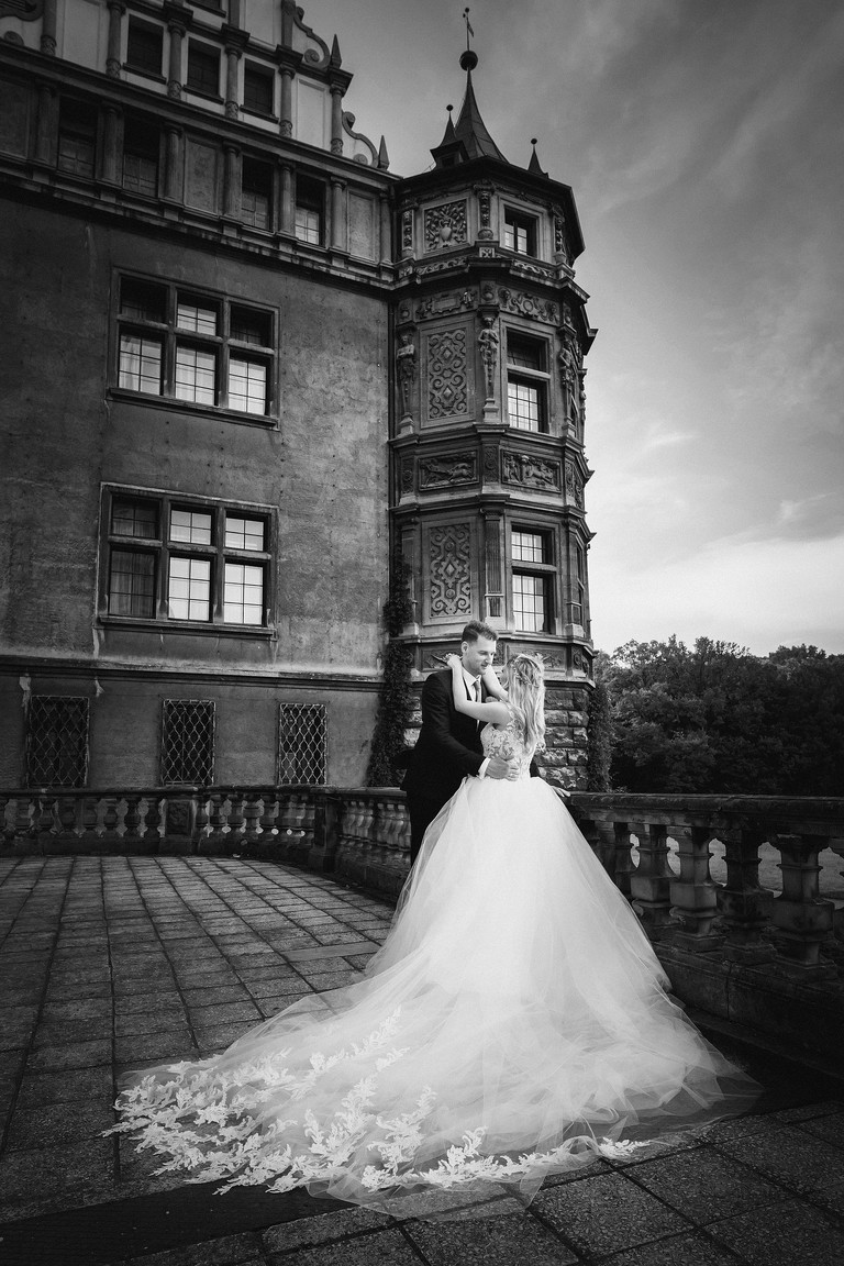 sesja slubna w Mosznej, plener slubny Moszna, sesja slubna na zamku, plener slubny w palacu, www.magiaobrazu.com, fotografia slubna w Mosznej, plener slubny w Krakowie, fotograf slubny Krakow, fotografowie slubni, fotograf malopolska, sesja plenerowa, klimatyczna sesja slubna, plener w Mosznej, Zamek w Mosznej, oryginalna sesja slubna, fotograf slubny slask, sesja slubna slask, zdjecia slubne opolskie, www.magiaobrazu.com, fotografia slubna, plener slubny na zamku, fotograf slubny Krakow, palac w mosznej, fotografowie slubni, fotograf mal‚opolska, sesja plenerowa, klimatyczna sesja slubna