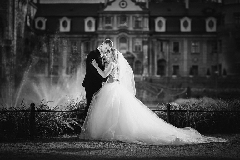 sesja slubna w Mosznej, plener slubny Moszna, sesja slubna na zamku, plener slubny w palacu, www.magiaobrazu.com, fotografia slubna w Mosznej, plener slubny w Krakowie, fotograf slubny Krakow, fotografowie slubni, fotograf malopolska, sesja plenerowa, klimatyczna sesja slubna, plener w Mosznej, Zamek w Mosznej, oryginalna sesja slubna, fotograf slubny slask, sesja slubna slask, zdjecia slubne opolskie, www.magiaobrazu.com, fotografia slubna, plener slubny na zamku, fotograf slubny Krakow, palac w mosznej, fotografowie slubni, fotograf mal‚opolska, sesja plenerowa, klimatyczna sesja slubna