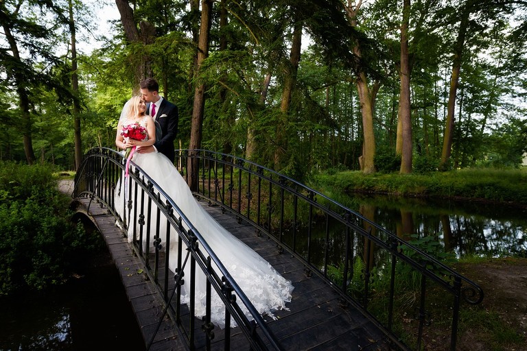 sesja slubna w Mosznej, plener slubny Moszna, sesja slubna na zamku, plener slubny w palacu, www.magiaobrazu.com, fotografia slubna w Mosznej, plener slubny w Krakowie, fotograf slubny Krakow, fotografowie slubni, fotograf malopolska, sesja plenerowa, klimatyczna sesja slubna, plener w Mosznej, Zamek w Mosznej, oryginalna sesja slubna, fotograf slubny slask, sesja slubna slask, zdjecia slubne opolskie, www.magiaobrazu.com, fotografia slubna, plener slubny na zamku, fotograf slubny Krakow, palac w mosznej, fotografowie slubni, fotograf mal‚opolska, sesja plenerowa, klimatyczna sesja slubna