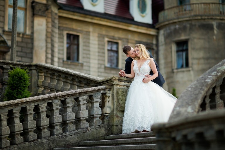 sesja slubna w Mosznej, plener slubny Moszna, sesja slubna na zamku, plener slubny w palacu, www.magiaobrazu.com, fotografia slubna w Mosznej, plener slubny w Krakowie, fotograf slubny Krakow, fotografowie slubni, fotograf malopolska, sesja plenerowa, klimatyczna sesja slubna, plener w Mosznej, Zamek w Mosznej, oryginalna sesja slubna, fotograf slubny slask, sesja slubna slask, zdjecia slubne opolskie, www.magiaobrazu.com, fotografia slubna, plener slubny na zamku, fotograf slubny Krakow, palac w mosznej, fotografowie slubni, fotograf mal‚opolska, sesja plenerowa, klimatyczna sesja slubna