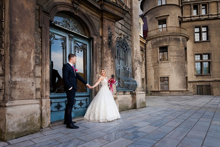 sesja slubna w Mosznej, plener slubny Moszna, sesja slubna na zamku, plener slubny w palacu, www.magiaobrazu.com, fotografia slubna w Mosznej, plener slubny w Krakowie, fotograf slubny Krakow, fotografowie slubni, fotograf malopolska, sesja plenerowa, klimatyczna sesja slubna, plener w Mosznej, Zamek w Mosznej, oryginalna sesja slubna, fotograf slubny slask, sesja slubna slask, zdjecia slubne opolskie, www.magiaobrazu.com, fotografia slubna, plener slubny na zamku, fotograf slubny Krakow, palac w mosznej, fotografowie slubni, fotograf mal‚opolska, sesja plenerowa, klimatyczna sesja slubna