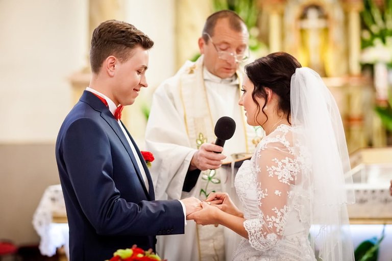 fotografia slubna, zdjecia slubne bielsko, fotograf slubny bielsko; www.magiaobrazu.com, zdjecia slubne bielsko, fotografia slubna slask, zdjecia slubne zywiec; karczma Kuban Goczałkowice; fotograf pszczyna; zdjecia slubne pszczyna; kosciol w wisle, dwoch fotografow na slub, zdjecia slubne pszczyna, wesele w karczmie kuban pszczyna