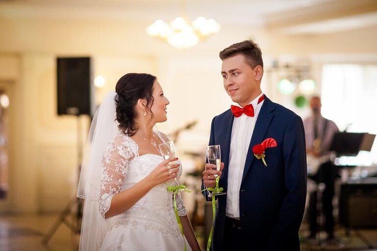 fotografia slubna, zdjecia slubne bielsko, fotograf slubny bielsko; www.magiaobrazu.com, zdjecia slubne bielsko, fotografia slubna slask, zdjecia slubne zywiec; karczma Kuban Goczałkowice; fotograf pszczyna; zdjecia slubne pszczyna; kosciol w wisle, dwoch fotografow na slub, zdjecia slubne pszczyna, wesele w karczmie kuban pszczyna